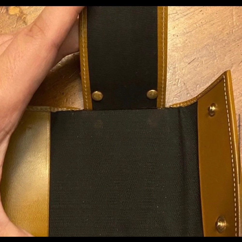 Authentic Fendi Keyholder - Picture 8 of 8